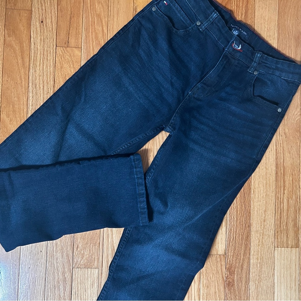 Tommy Hilfiger Men's Deep Blue Relaxed Jeans